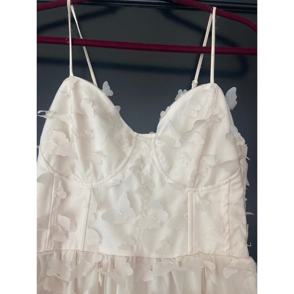 Thirty Thirty LA Butterfly Lace Back Special Occassion Dress Sz M - Picture 2 of 9
